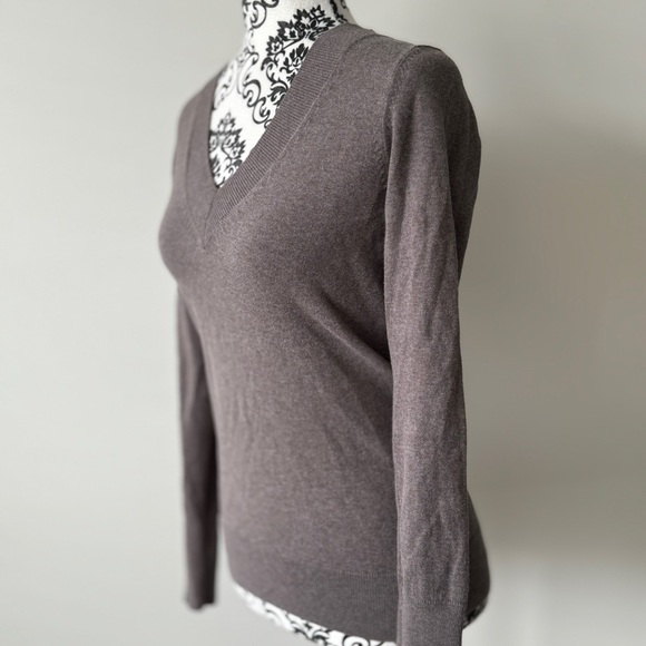 Esprit Fitted Lightweight V-Neck Knit Sweater S - Picture 1 of 5